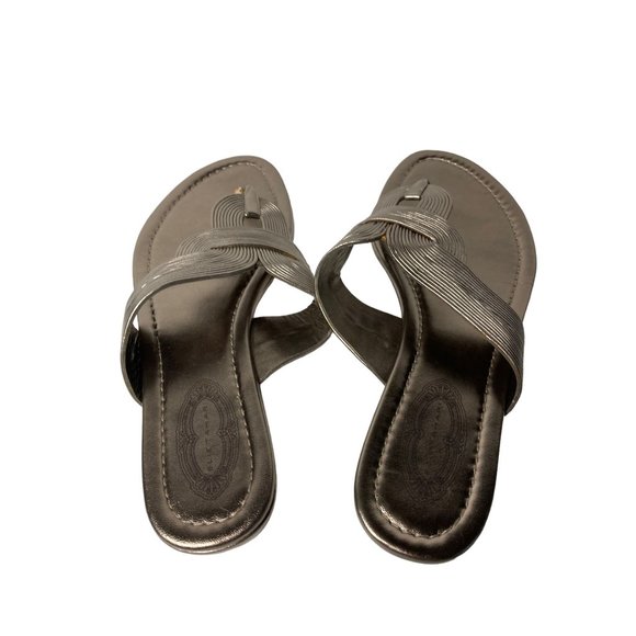 Like New Elie Tahari Womens Sandals Size 8 Clea Thong Metallic Gold - Picture 6 of 8